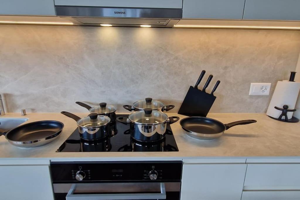Visionary Hospitality Rothenburg, Lucerne - Premium Apartments With Free Parking, Washer, Kitchen, Terrace, 15' City 外观 照片