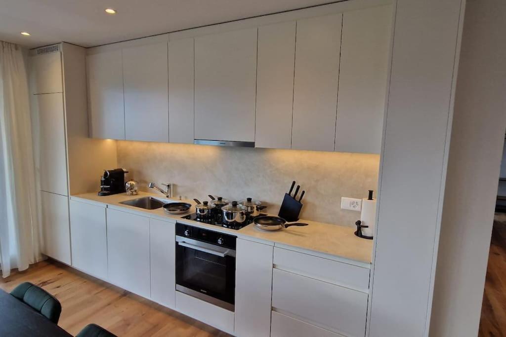 Visionary Hospitality Rothenburg, Lucerne - Premium Apartments With Free Parking, Washer, Kitchen, Terrace, 15' City 外观 照片